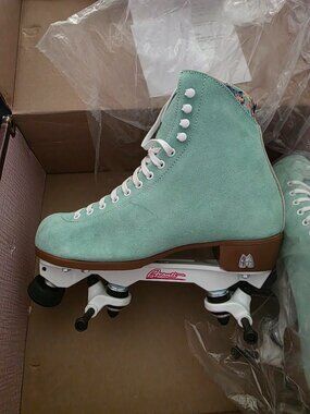 Moxi Roller Skates Floss 9 (Women's 10) Sure Grip Avanti Magnesium plates